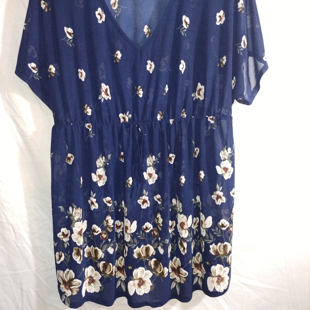 Siren 2x sheer floral blouse is a navy color